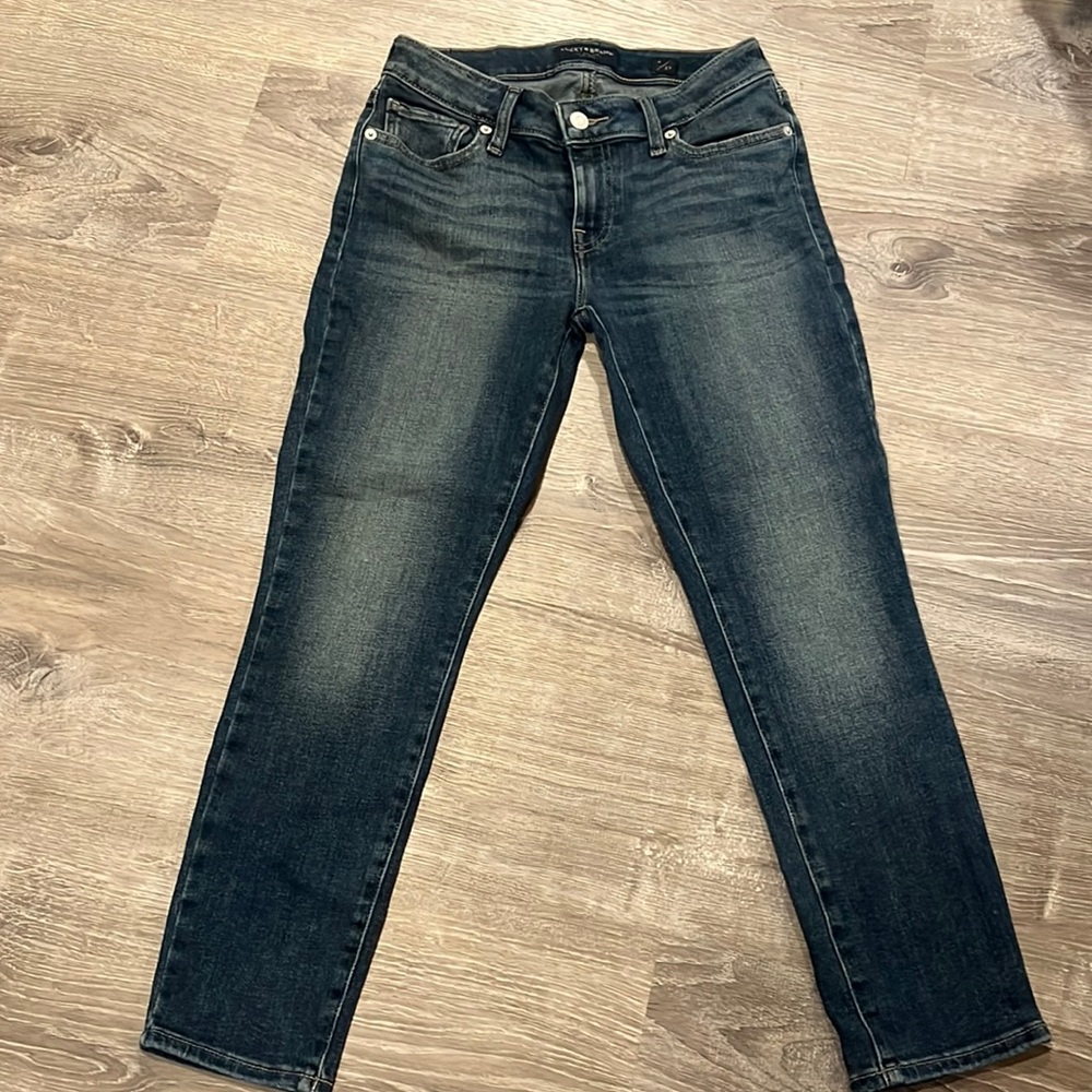 LUCKY brand low rise crop Lolita. Size 4/27